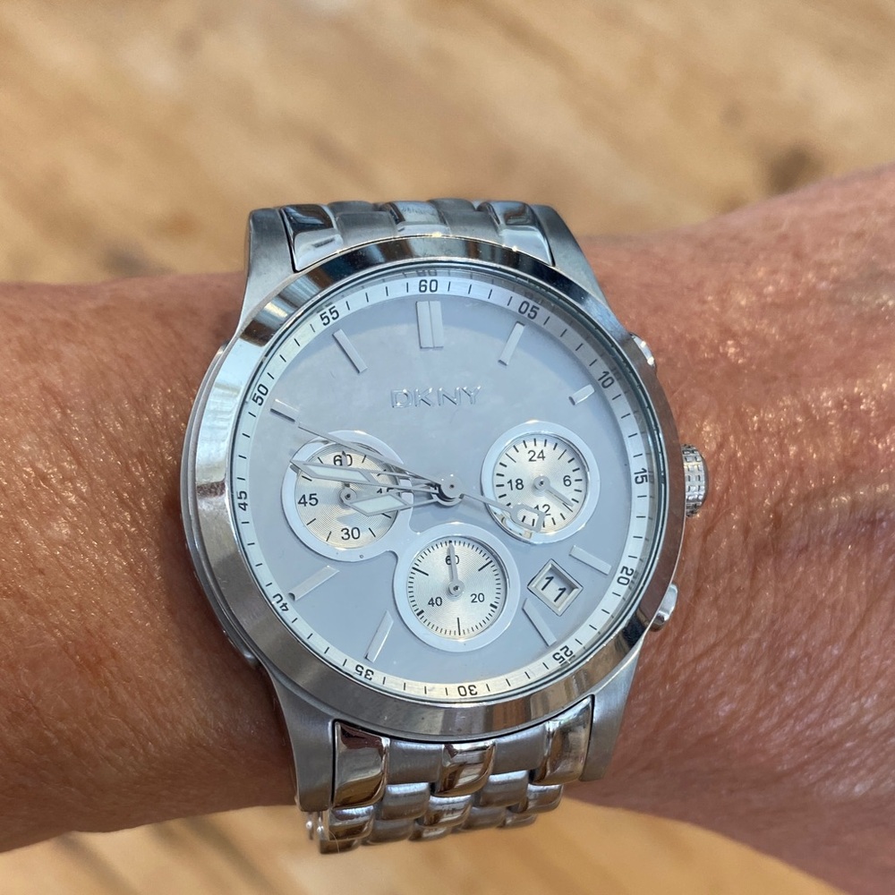 🎉 DONNA KAREN NEW YORK SILVER WATCH‼️
